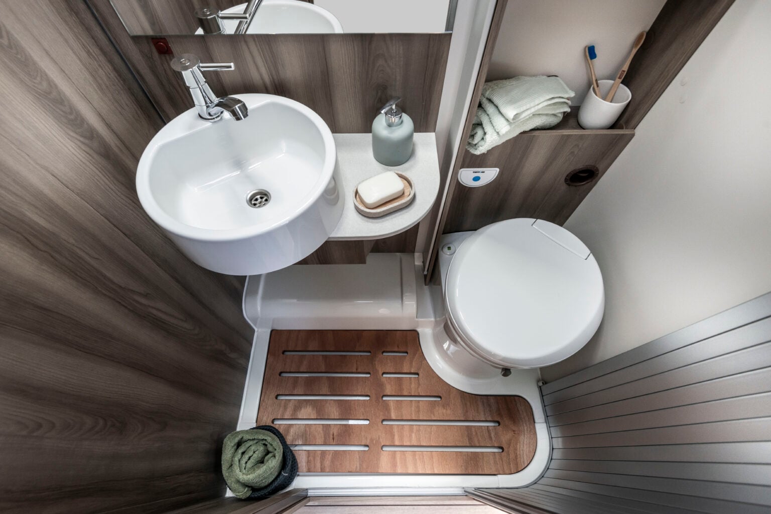 Roller Team camper semintegrale Kronos Fit 281 dinette bagno